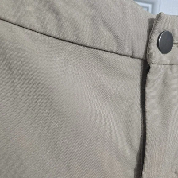 Lululemon Commission Shorts Mens Khaki Tan Chino Golf Performance Shorts size 38 - Picture 5 of 6